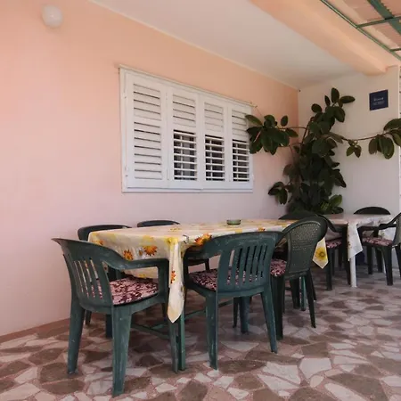 Triple 6734d Gasthof Sućuraj
